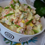 Салата оливие с колбаса и прясна краставица - рецепта...